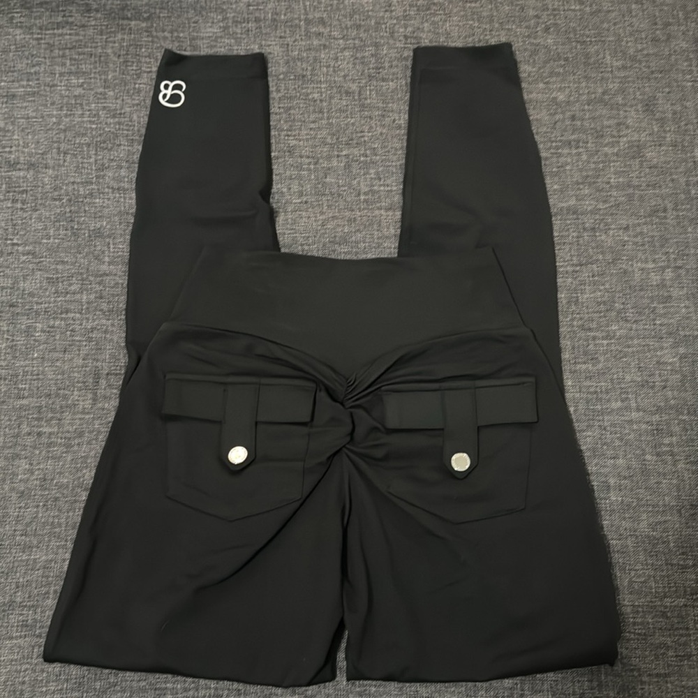 Bombshell Sportswear Pocket Pop Leggings - Picture 4 of 6